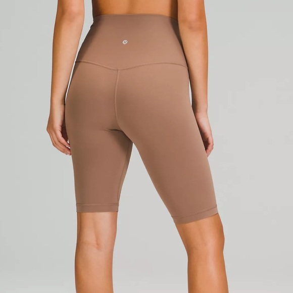 Lululemon Align Super-High Rise, 10" Length Shorts Size 2 - Picture 3 of 5